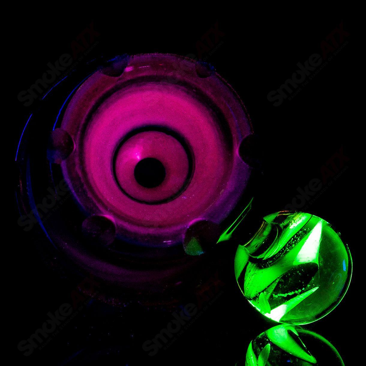 Mobius Ion Matrix V1 Hybrid Series glass waterpipe with intricate design and clear glass body for smooth water filtration.