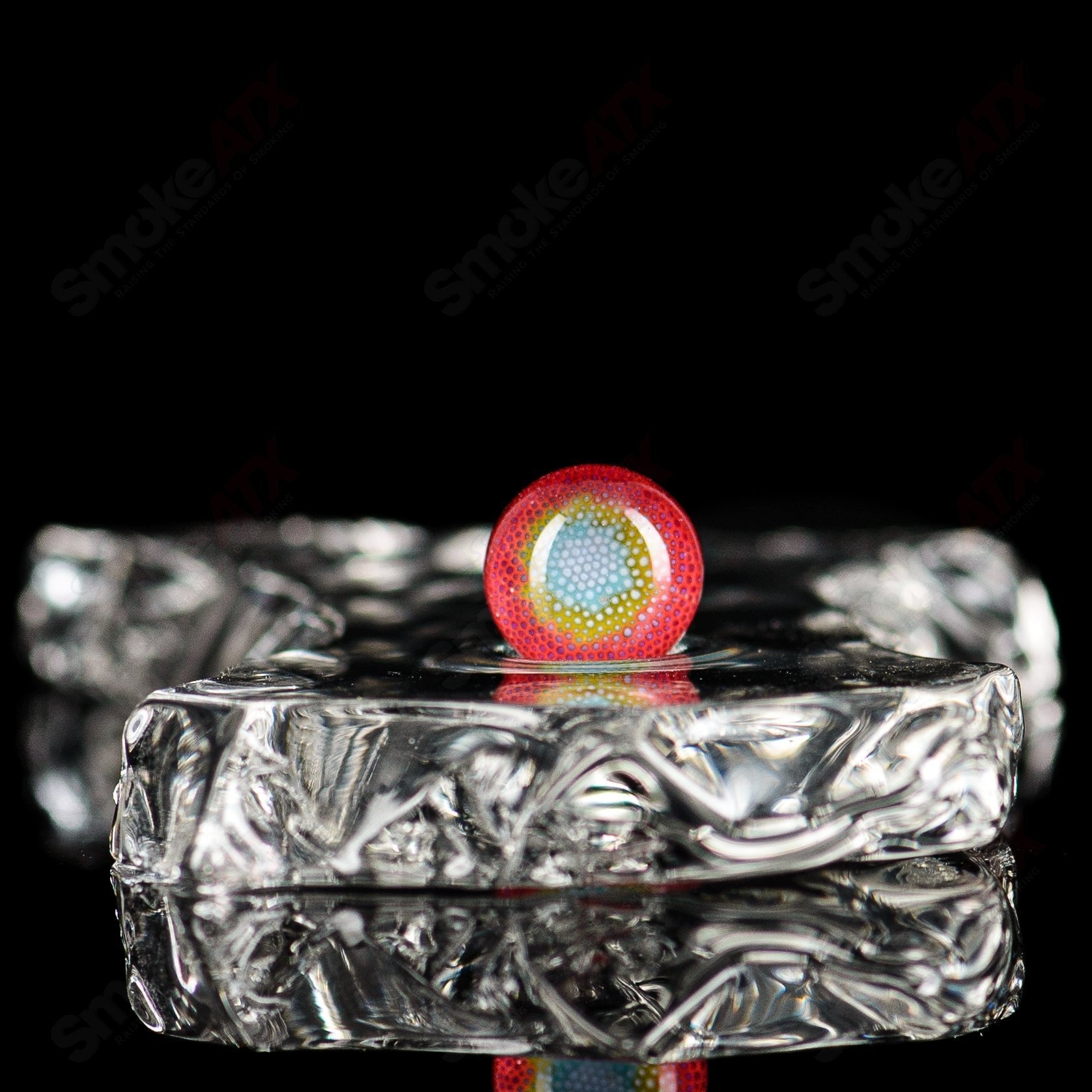 Dosa Glass Valve Dosa Glass with pearls and inserts, clear glass design, showcasing intricate details and craftsmanship.