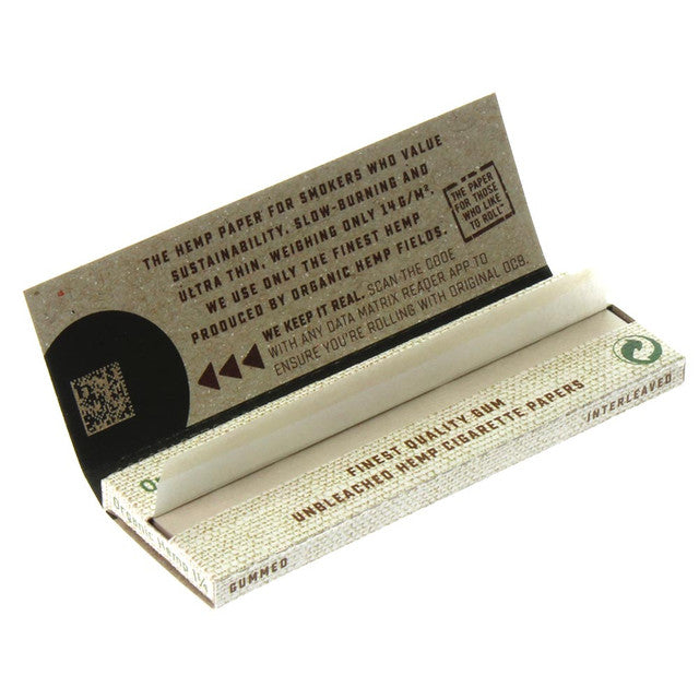 Organic hemp rolling papers by OCB, 1 1/4 size, designed for smooth rolling and natural smoking experience.