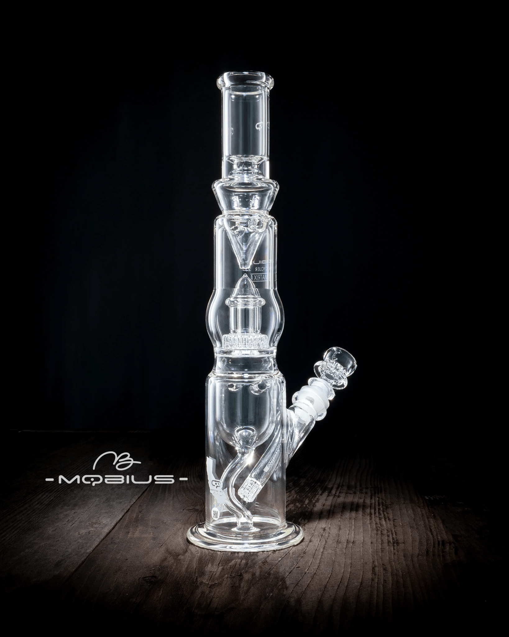 Mobius Nanocycler V3 Matrix Perc glass waterpipe with intricate percolator design for smooth smoking experience