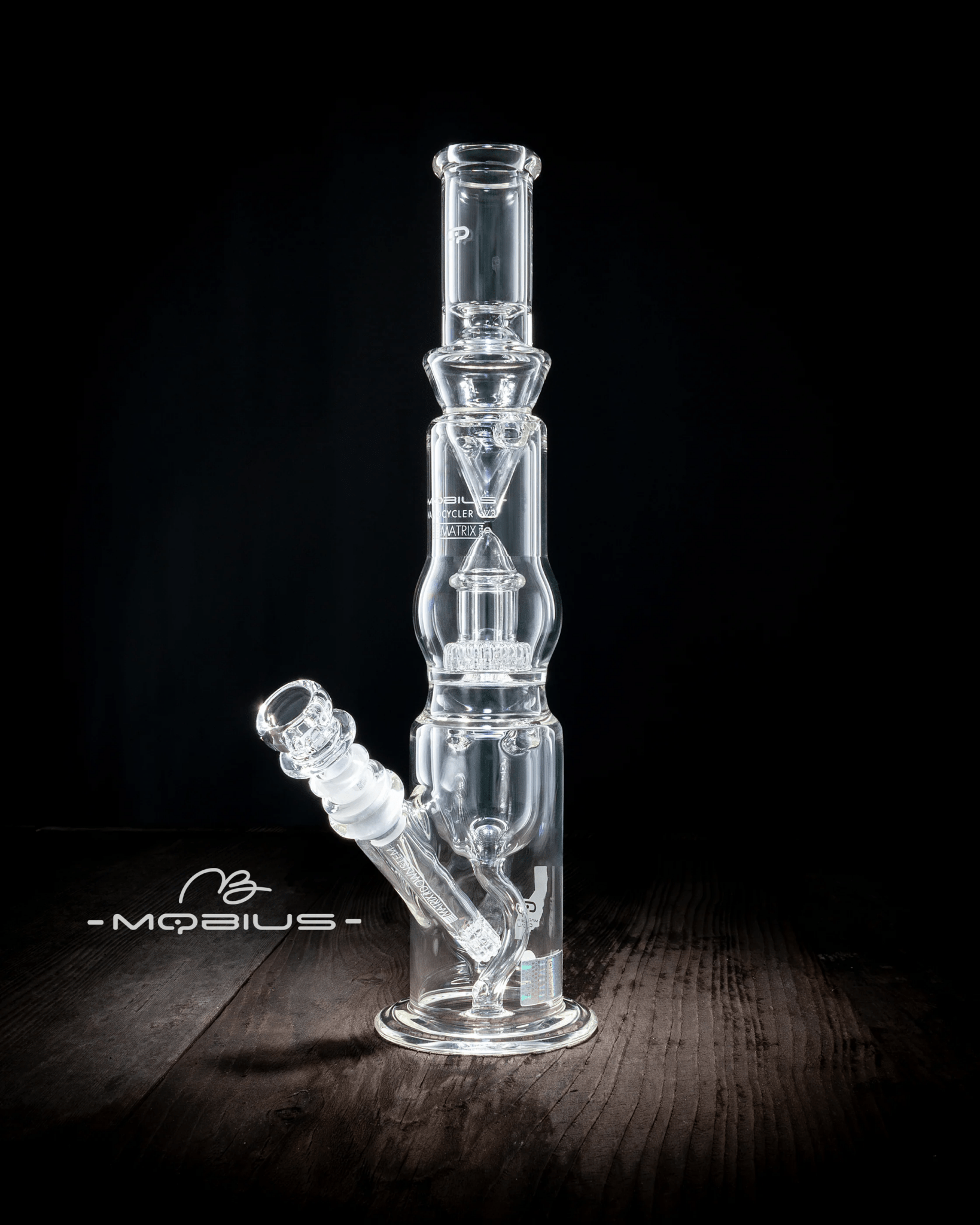 Mobius Nanocycler V3 Matrix Perc glass waterpipe with intricate percolator design for smooth smoking.
