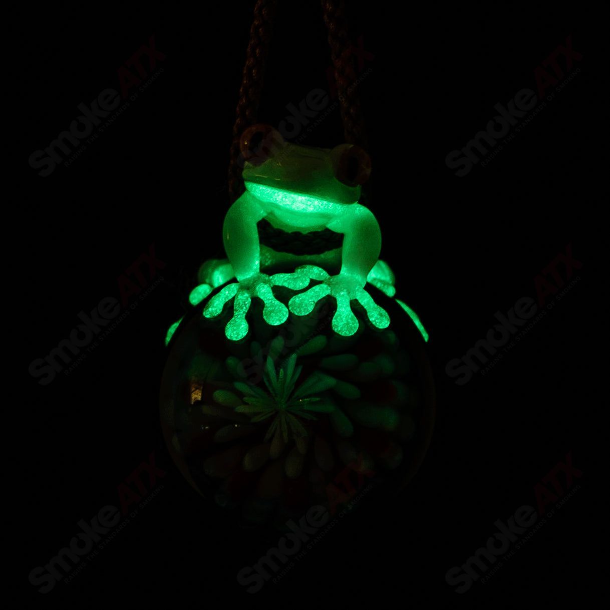 Kengtaro Flower 花 pendant made of colorful glass, featuring intricate floral design, suitable as a stylish heady glass pendant.
