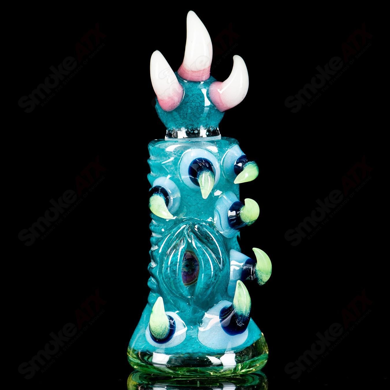 Salt Glass Dome Conversion ISO Jar for Heady Glass cups, showcasing a clear glass jar with a dome lid for storage or display.