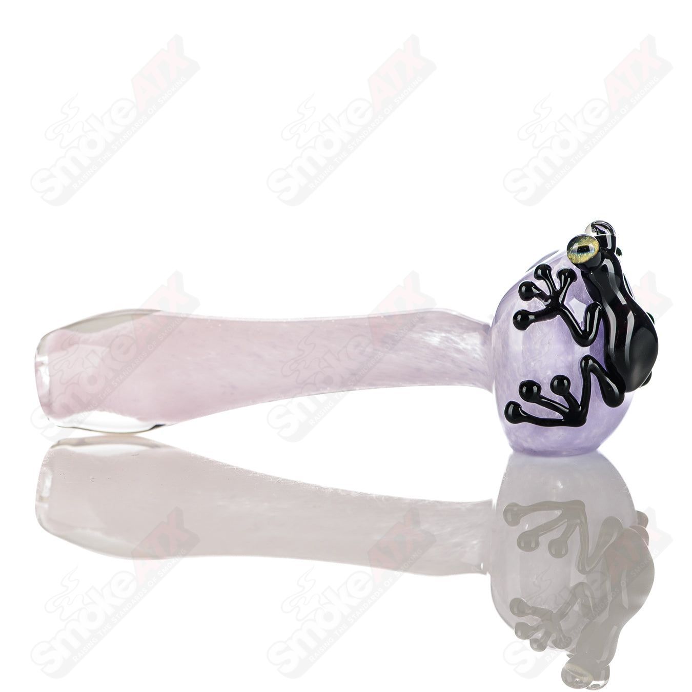 Beezy Glass #10 Frog Spoon pipe made of clear glass with a frog-shaped design and a rounded bowl for smoking enjoyment.