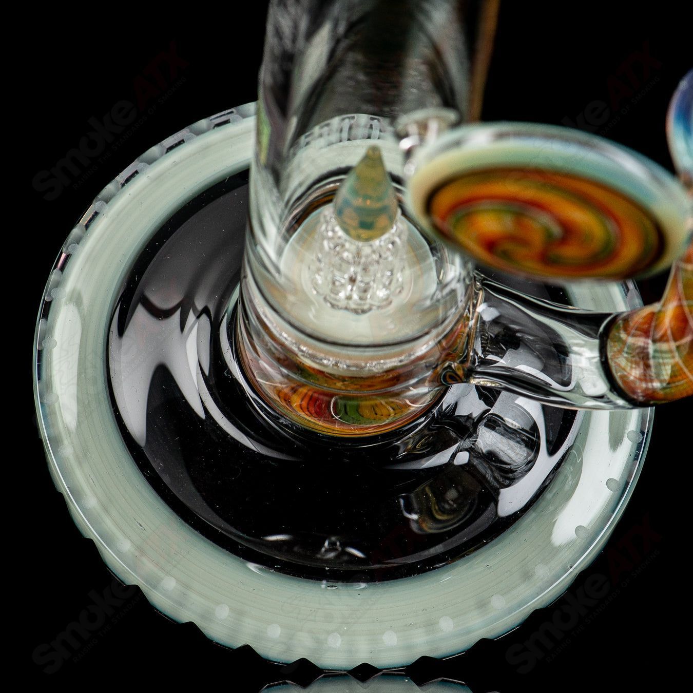 Mobius Glass Waterpipe with Splashtrap Elements, Model 2-45-T-V1, featuring intricate glass design and splashguard for smooth hits.