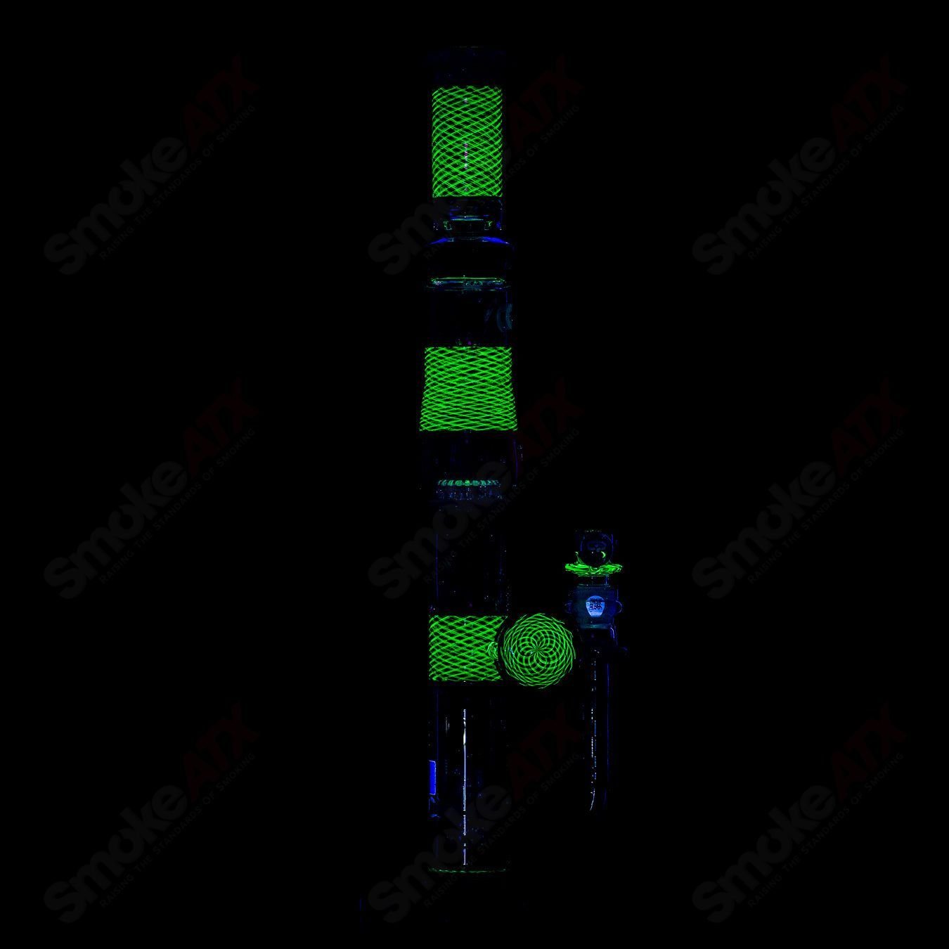 Mobius 45 T V1 glass waterpipe with splashtrap, stereo matrix, and matrix circle elements, designed for smooth water filtration.