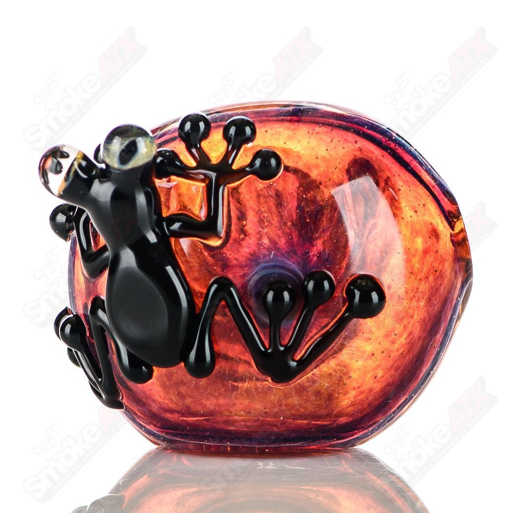 Beezy Glass #8 Frog Spoon pipe made of clear glass with a frog-shaped bowl and ergonomic design for comfortable use.