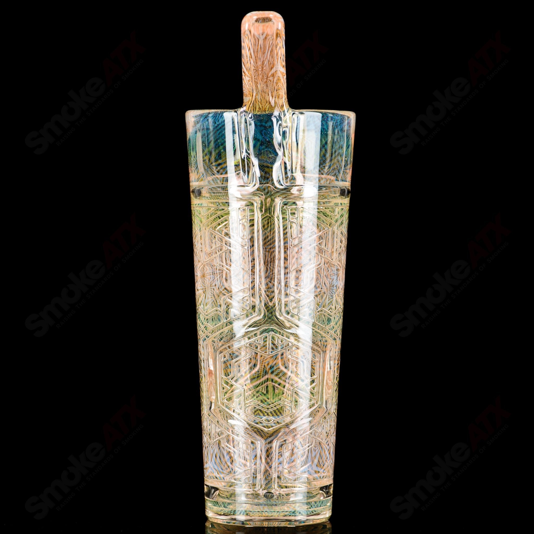 Avant-Garde Sizelove Chewy Tesseract drinking cup with built-in straw, clear heady glass cup with modern design.