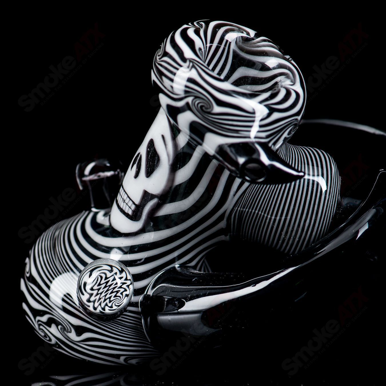 Black and White Skull Dry Hammer w Horns Moo Glass - Smoke ATX