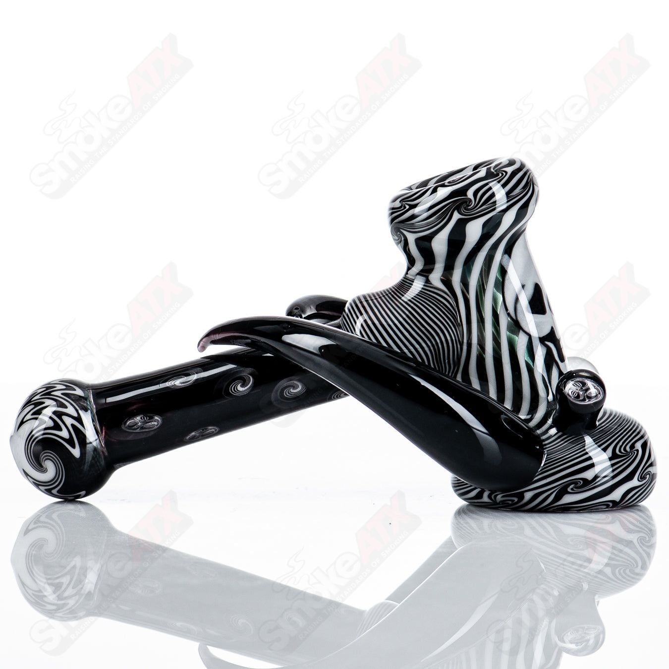Black and White Skull Dry Hammer w Horns Moo Glass - Smoke ATX