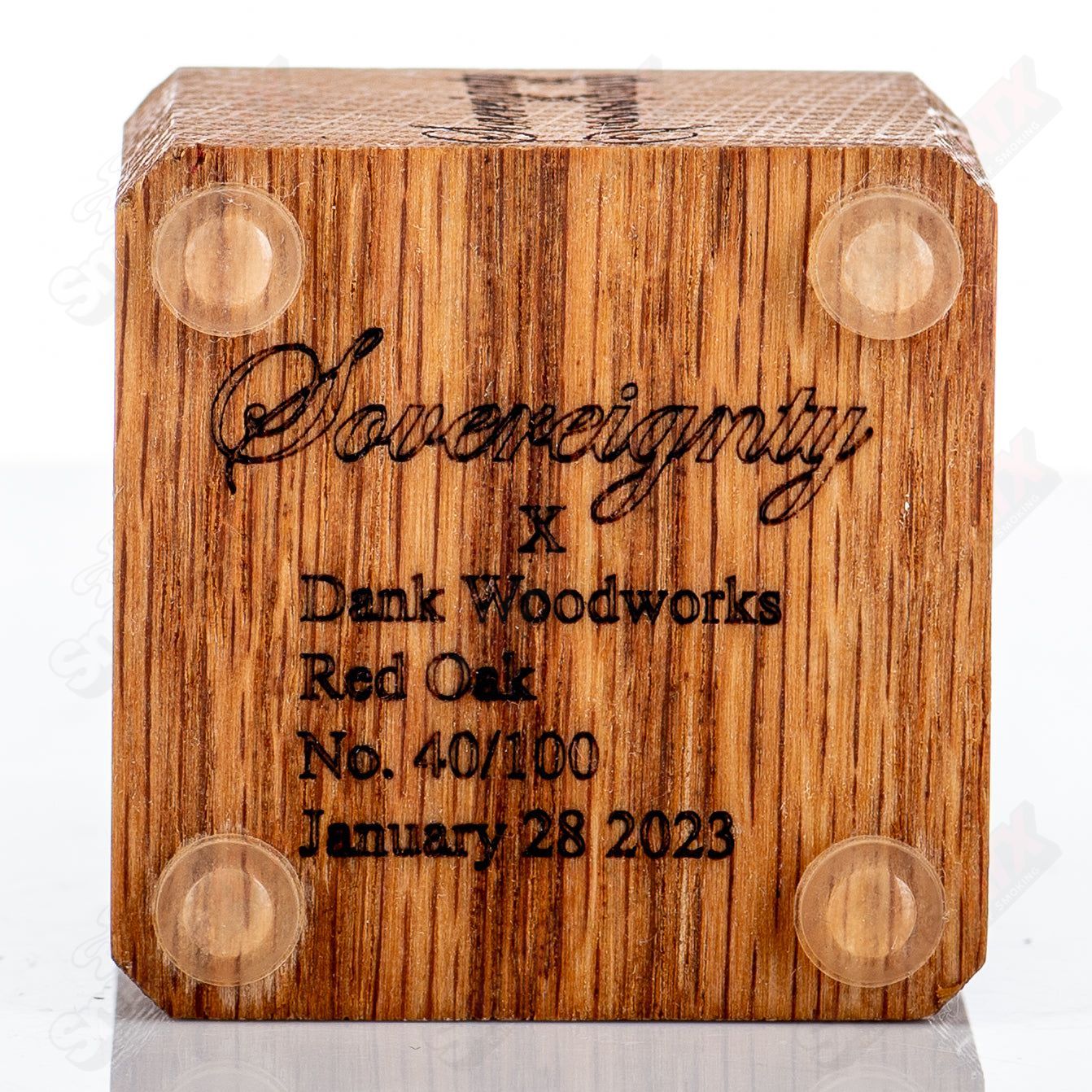 BloodShed Red Oak 1-Hole Slide Stand by Sovereignty Glass, made of clear glass with a red oak accent for supporting glass slides.