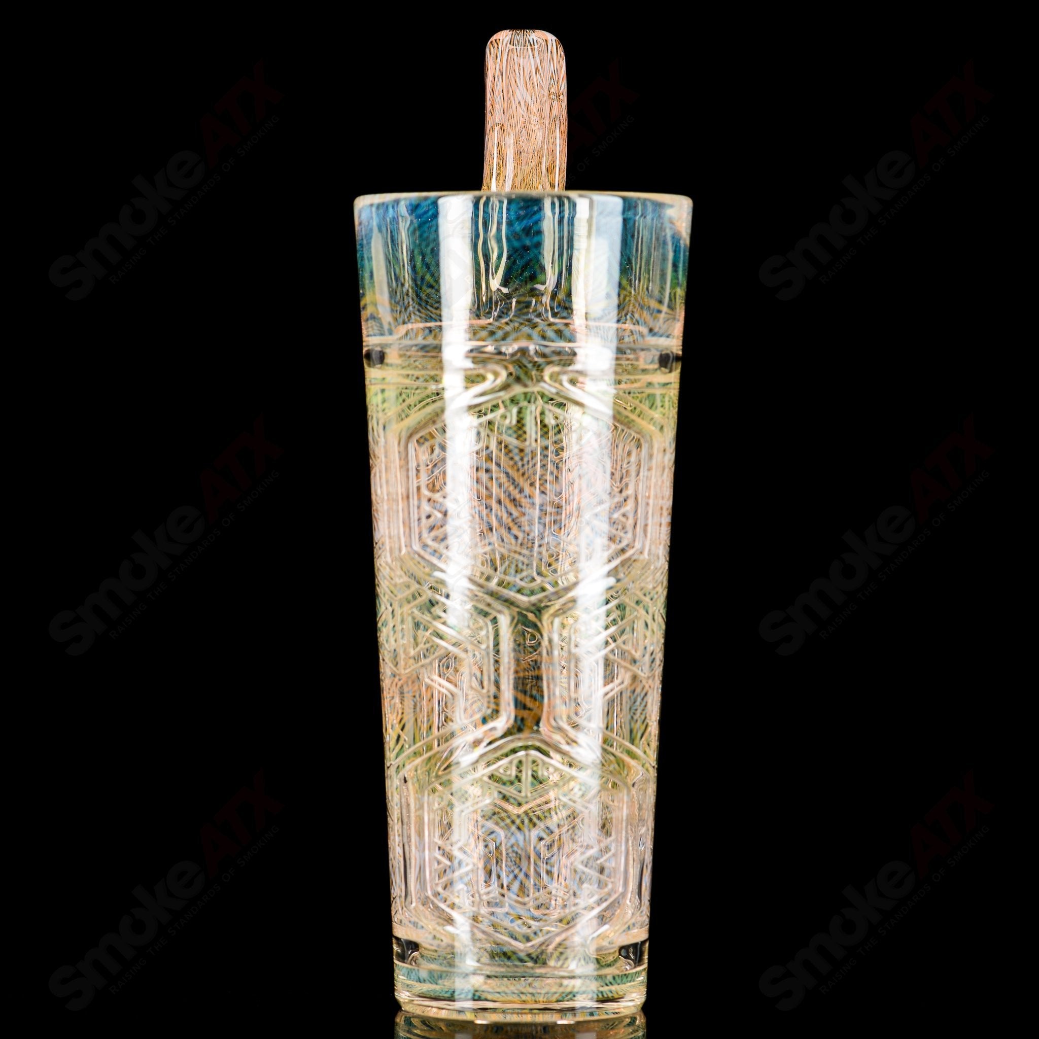 Avant-Garde Sizelove Chewy Tesseract drinking cup with built-in straw, clear heady glass cup for stylish beverage enjoyment