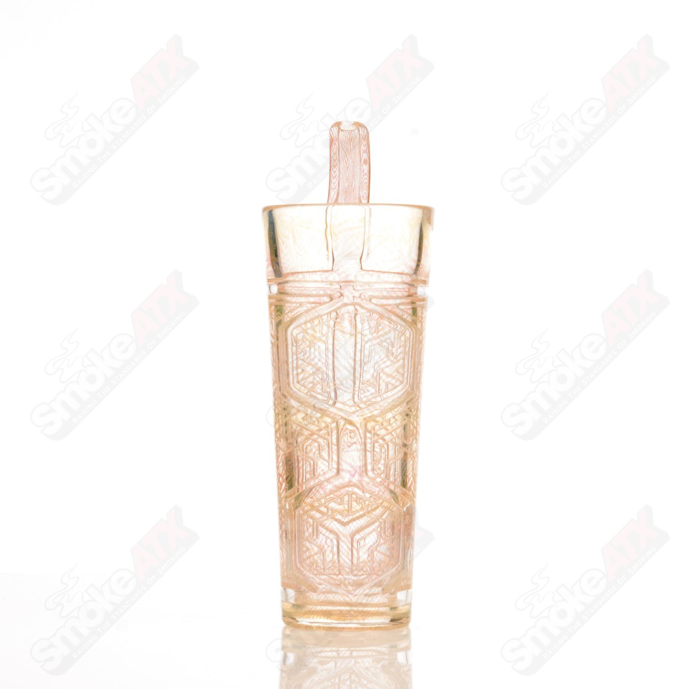 Avant-Garde Sizelove Chewy Tesseract drinking cup with built-in straw, featuring a unique heady glass design.