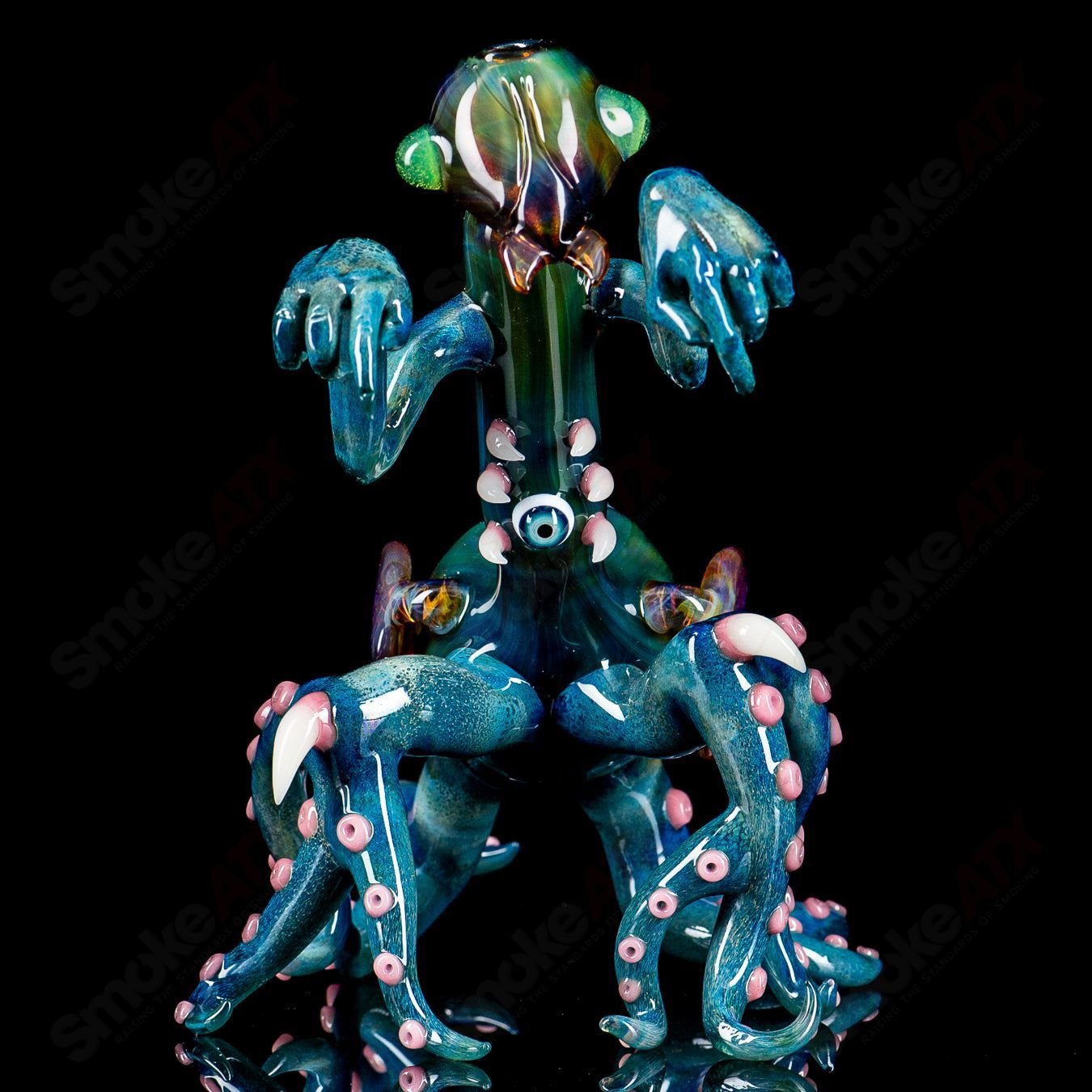 Salt Glass Praying Mantis Rig Burtoni x SALT, heady glass concentrate rig with intricate praying mantis design.