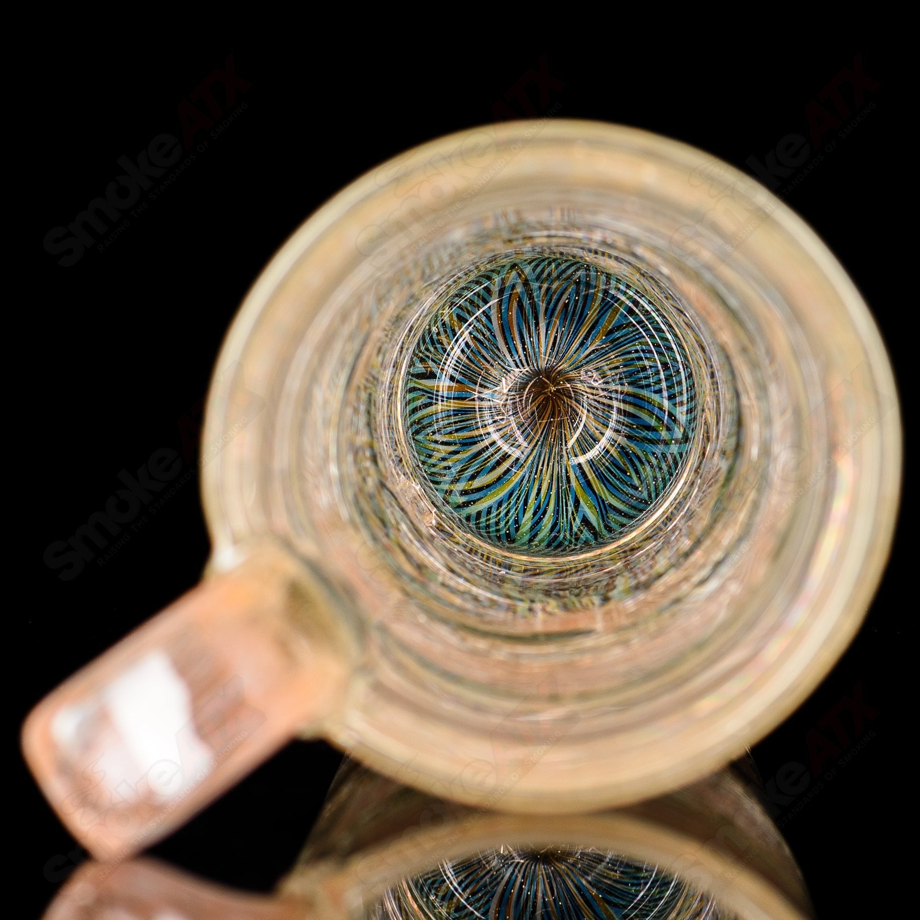 Avant-Garde Sizelove Chewy Tesseract drinking cup with built-in straw, clear heady glass with geometric design.