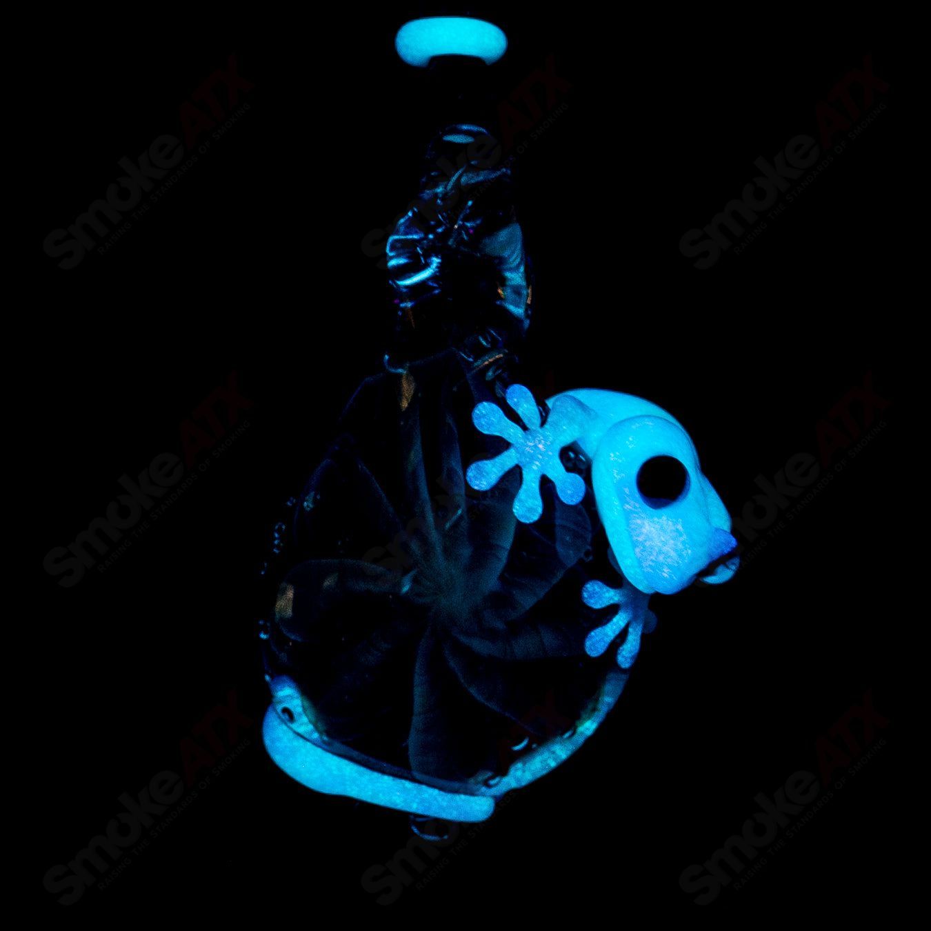 Tier 1 Pendant Kengtaro Glass Gecko 1 - Smoke ATX