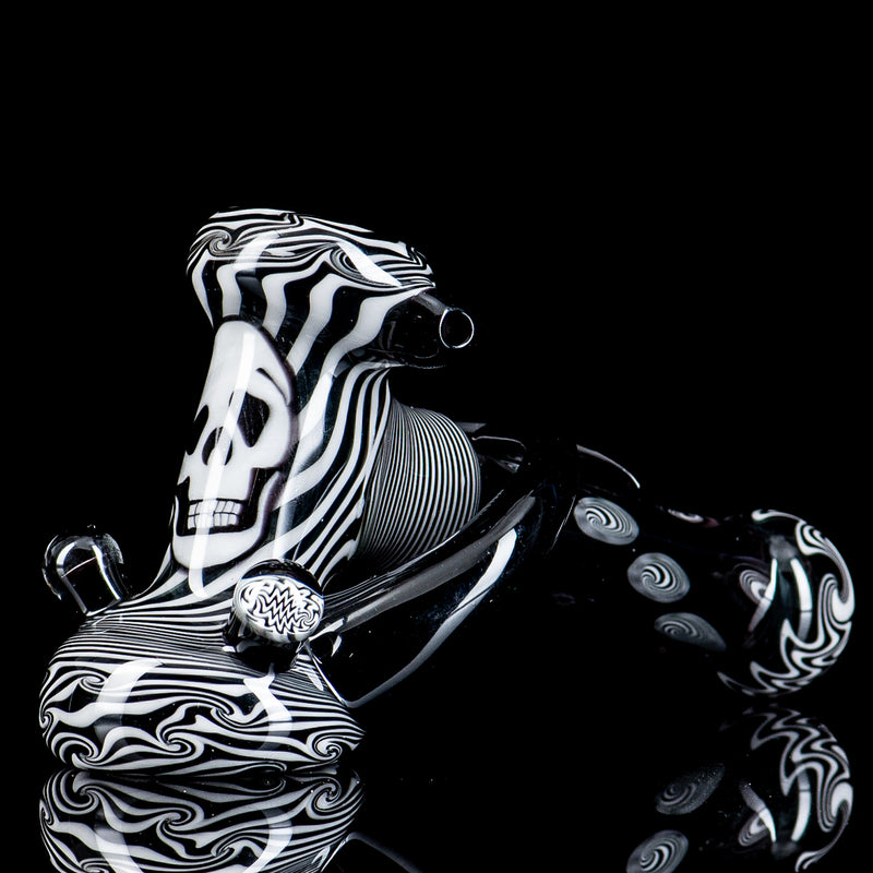 Black and White Skull Dry Hammer w Horns Moo Glass