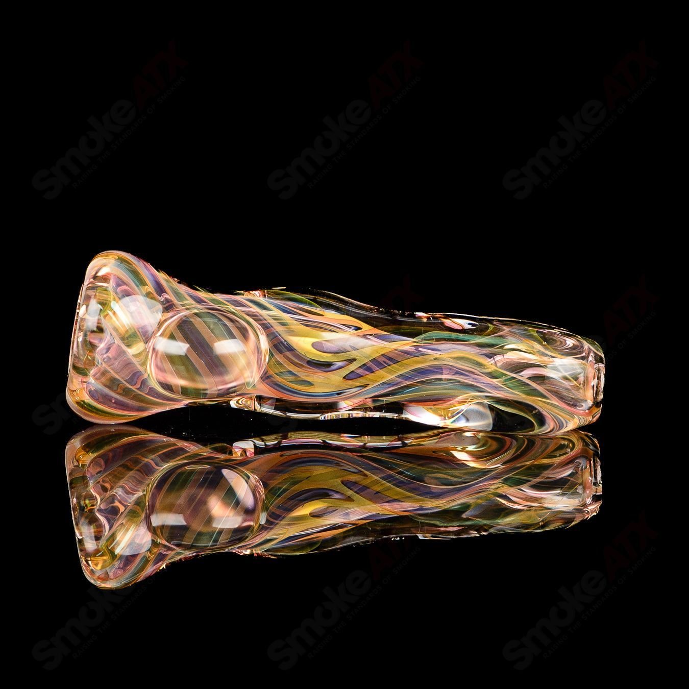 Texas Hot Glass Taster #33 Chillum glass pipe with clear glass and compact design, perfect for discreet smoking sessions.