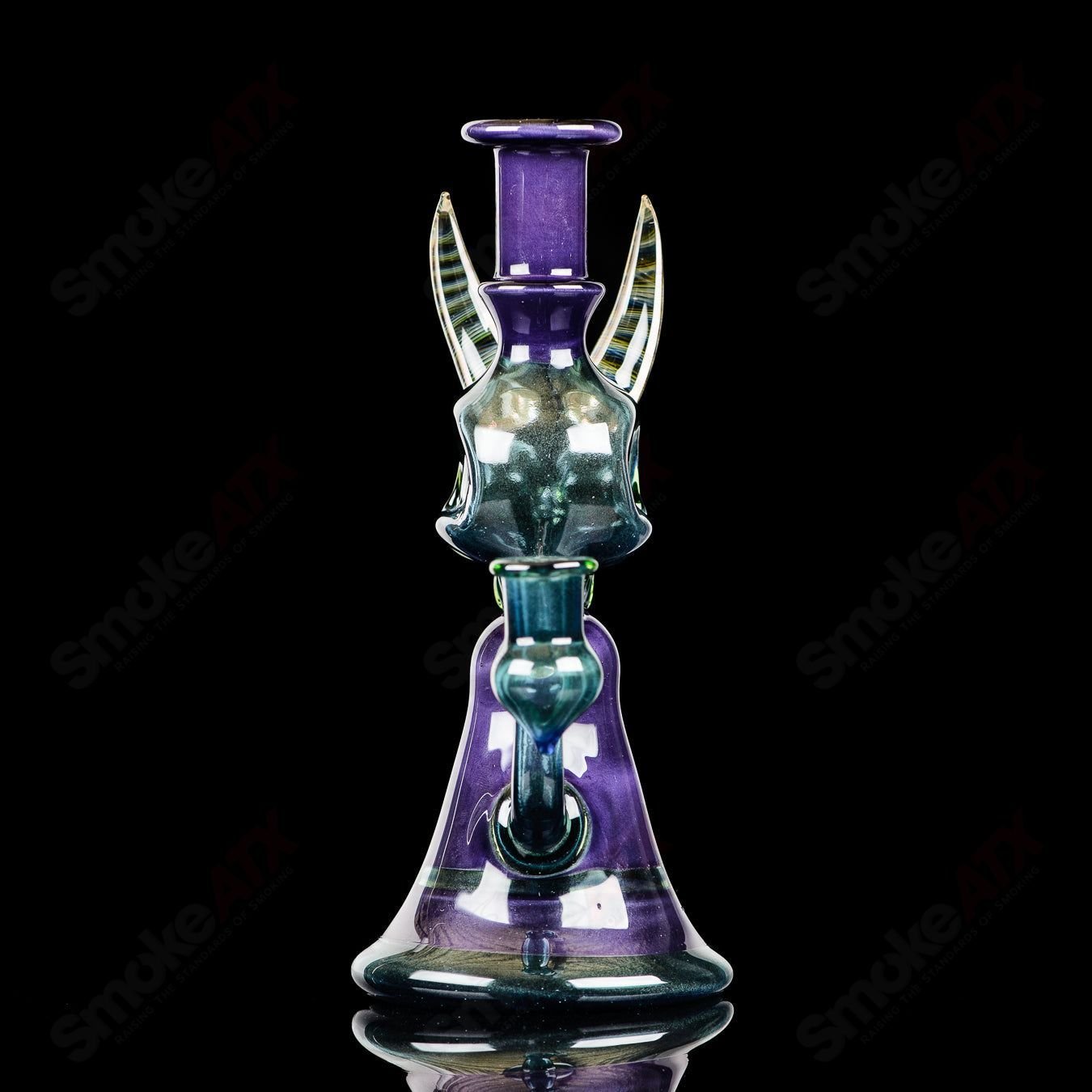 Brando Skull Jammer Rig, heady glass concentrate rig with a detailed skull design and vibrant glass accents.